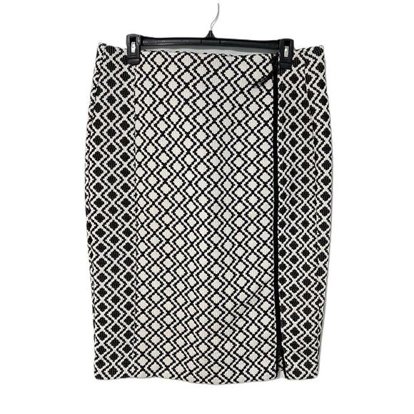 Lane Bryant Dresses & Skirts - Lane Bryant Pencil Skirt Zipper Accent Geometric Print Size 20 BlackWhite Career